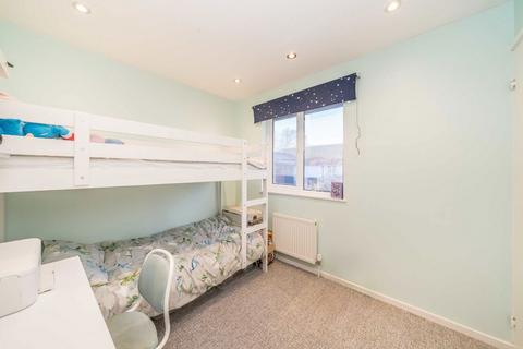 14 Haygreen Close, Kingston Upon Thames, KT2 7TS