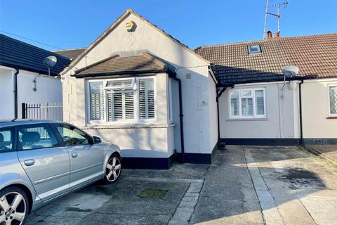 3 bedroom bungalow for sale, Vardon Drive, Leigh-on-Sea, Essex, SS9