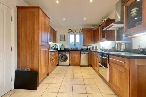 4 bedroom end of terrace house for sale, Dock Road, Chatteris