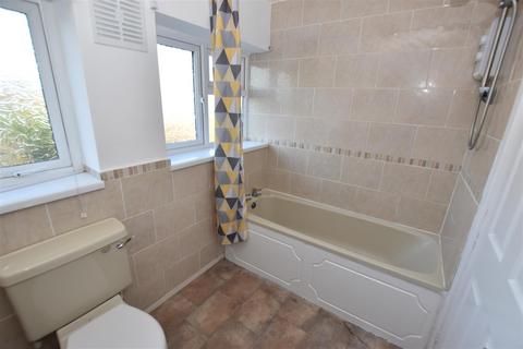 3 bedroom terraced house to rent, Dumfries Walk, Hull