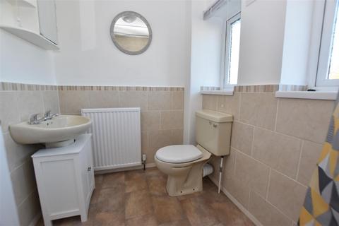 3 bedroom terraced house to rent, Dumfries Walk, Hull