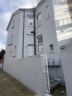 2 bedroom flat to rent, Amherst Road, Bexhill-on-Sea TN40