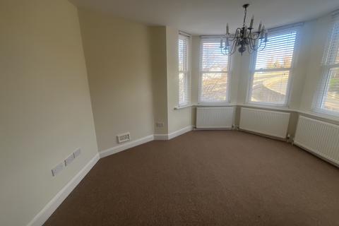 2 bedroom flat to rent, Amherst Road, Bexhill-on-Sea TN40