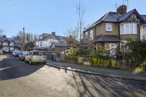 2 bedroom maisonette to rent, Braemar Avenue, London