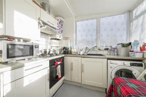 2 bedroom maisonette to rent, Braemar Avenue, London