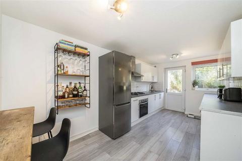 2 bedroom end of terrace house for sale, Swallow Close, London SE14