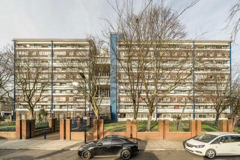 1 bedroom flat for sale, St. Thomas's Square, London E9