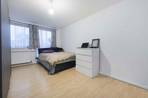 1 bedroom flat for sale, St. Thomas's Square, London E9