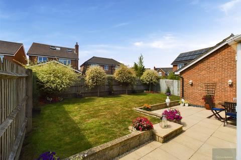 27 Salter Close, Trowbridge, BA14 7TD