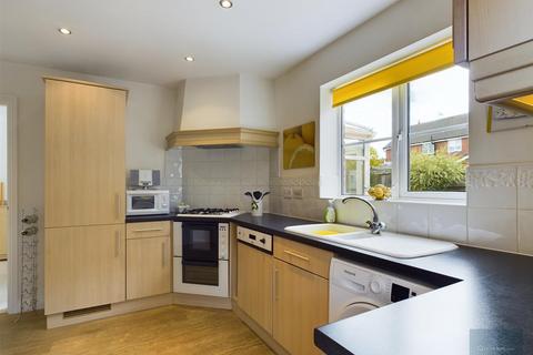 27 Salter Close, Trowbridge, BA14 7TD