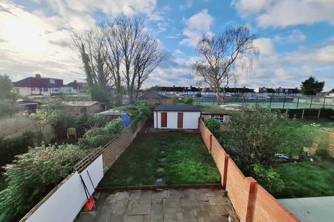 36 Oxford Close, Mitcham, CR4 1DY