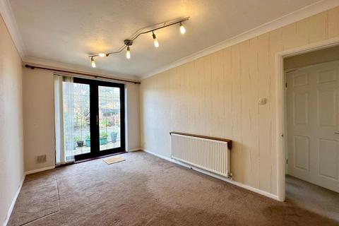 6 Harrow Way, Northampton, NN2 8TF