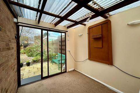 6 Harrow Way, Northampton, NN2 8TF