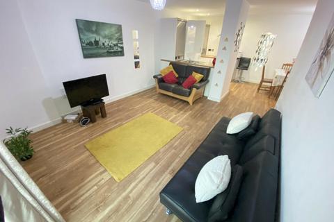 3 bedroom flat to rent, Michigan Point Tower A, Salford Quays, Salford, M50