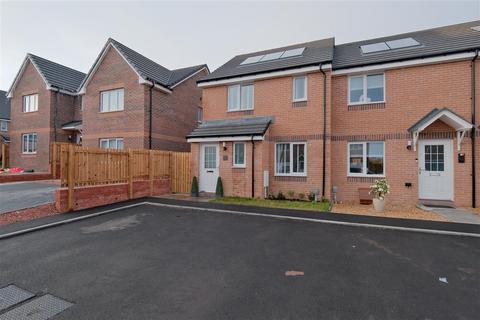 3 bedroom end of terrace house for sale, Mallard Wynd, Larkhall