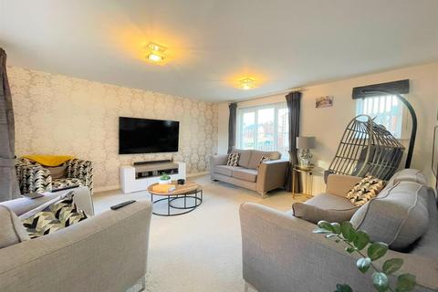 4 bedroom detached house for sale, Catterick Way, Leicester LE5