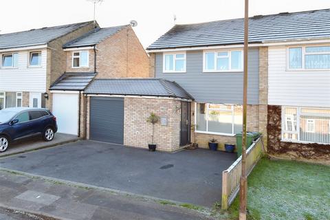 4 bedroom semi-detached house for sale, Stanley Close, Staplehurst, Kent