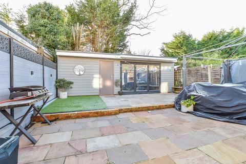 4 bedroom semi-detached house for sale, Stanley Close, Staplehurst, Kent