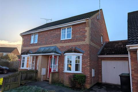 2 bedroom house to rent, Henley Way, Ely CB7