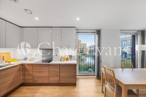 2 bedroom flat for sale, Marine Wharf, Royal Victoria Gardens, Surrey Quays, London, SE16