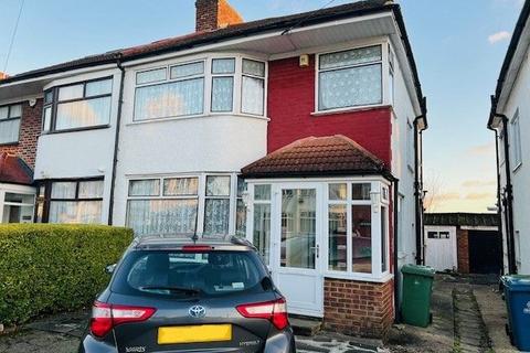 3 bedroom semi-detached house to rent, Rocklands Drive, Stanmore, HA7 2JE