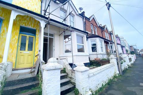 2 bedroom flat to rent, Stonefield Road, Hastings