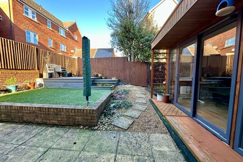 5 bedroom detached house for sale, Frampton Grove, Westcroft, Milton Keynes, MK4