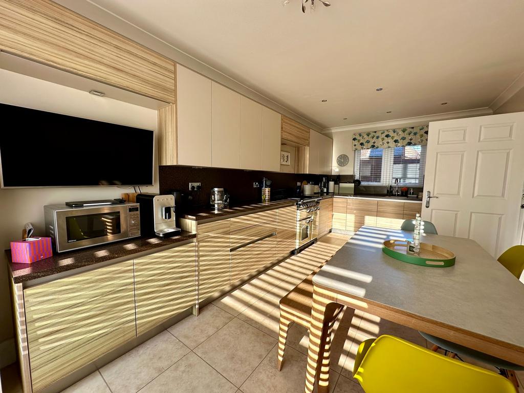 Kitchen/utility