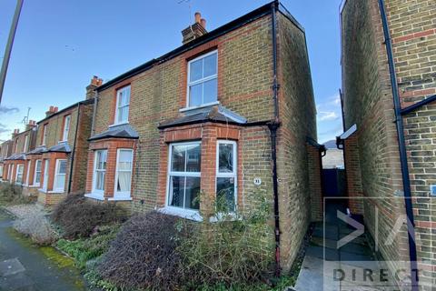 2 bedroom semi-detached house to rent, Andrews Close, Epsom KT17