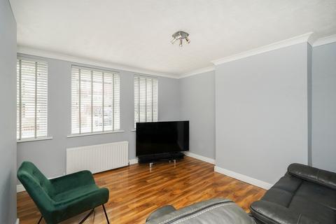 3 bedroom end of terrace house to rent, Bassett Road, Sheffield S2