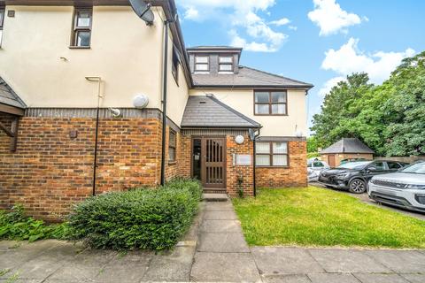 1 bedroom apartment to rent, Grove Road, Mitcham CR4