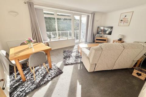 3 bedroom flat for sale, 22 The Avenue, Branksome Park, Poole, BH13