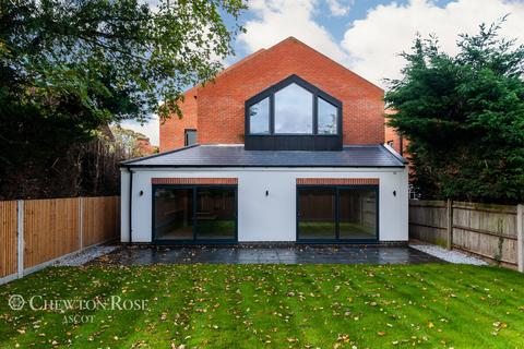 5 bedroom detached house for sale, Winkfield Road, Ascot