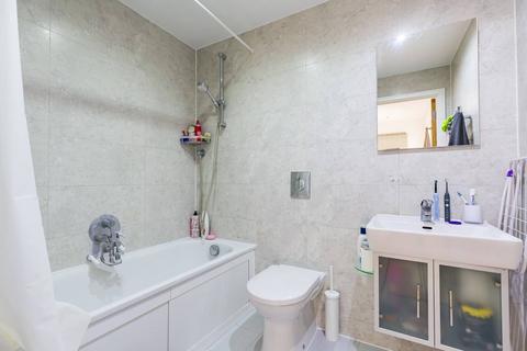 1 bedroom flat for sale, Westgate Apartments, E16, Canning Town, London, E16