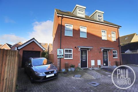 3 bedroom semi-detached house for sale, Buttermere Way, Carlton Colville, NR33