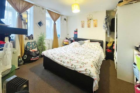 2 bedroom flat for sale, Courtlands Drive, Hertfordshire WD17