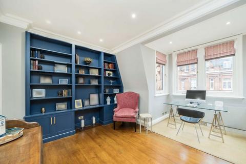 2 bedroom flat for sale, South Audley Street, London W1K