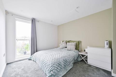 2 bedroom flat to rent, Abbey Road, St John's Wood, London, NW8