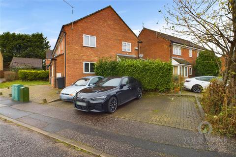 41 Brambleside Court, Kettering, NN16 9BY