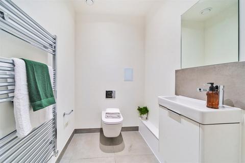 3 bedroom apartment to rent, 2 Gallions Road, Beckton E16