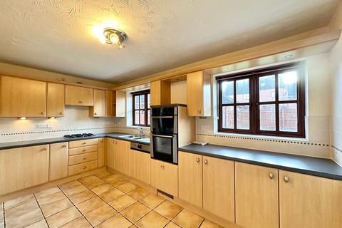 4 bedroom detached house to rent, Frogmore Place, Westcroft, Milton Keynes, MK4