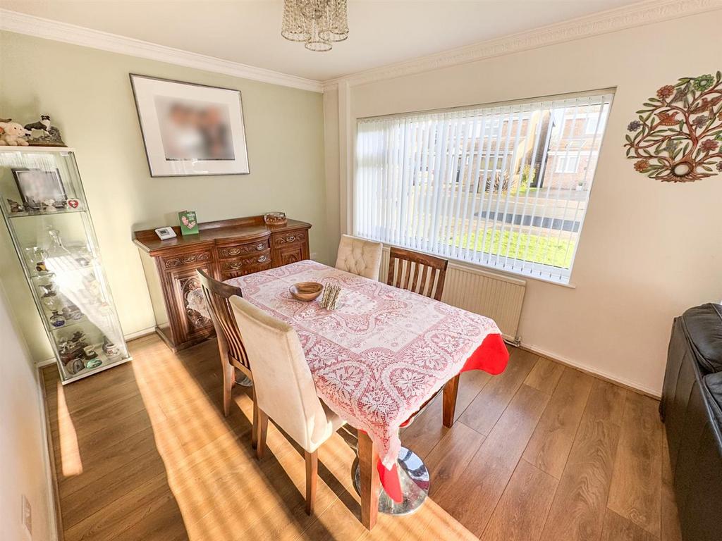 Thumbnail image2 (11).jpg