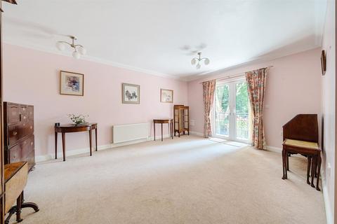 2 bedroom flat to rent, Heath Road, Southampton SO31