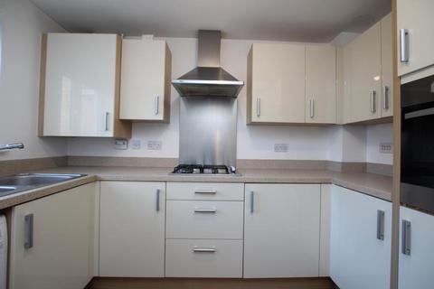 3 bedroom end of terrace house to rent, Tall Elms Road, Bristol BS34