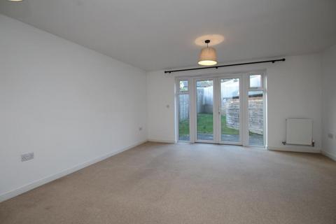 3 bedroom end of terrace house to rent, Tall Elms Road, Bristol BS34