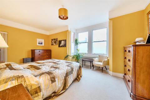 76 Castle Road, Bedford, MK40 3PS
