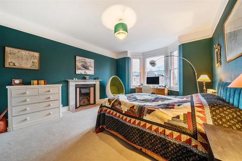 76 Castle Road, Bedford, MK40 3PS