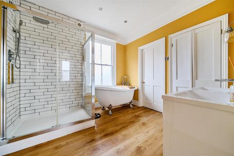 76 Castle Road, Bedford, MK40 3PS