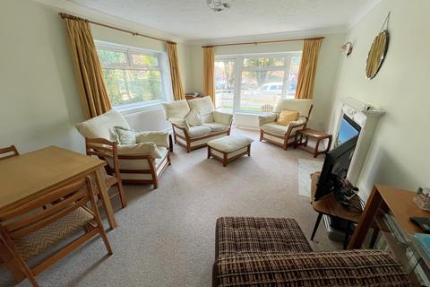 2 bedroom ground floor flat for sale, Pegasus Court, Spencer Road, New Milton, Hampshire. BH25 6EJ