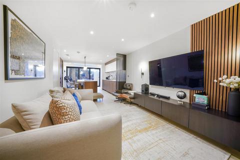 4 bedroom semi-detached house for sale, Sir Alexander Close, London